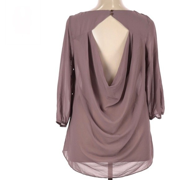 Maurice’s plus mauve crotched cutout drape back top size 2 (20/22) - Picture 2 of 6